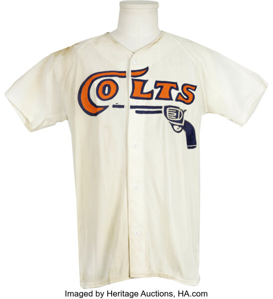 Astros to keep pistol on Colt .45s jersey