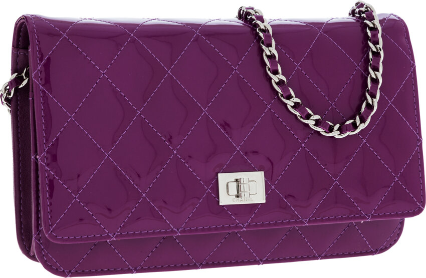 Wallet on Chain patent leather crossbody bag