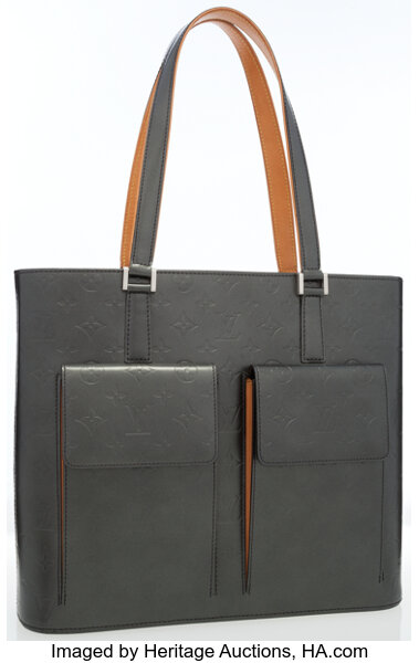 Leather bag Louis Vuitton Grey in Leather - 32754827