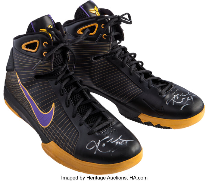 Lot Detail - Kobe Bryant 2008-2009 Game Worn Road Nike Zoom Kobe IV Shoes