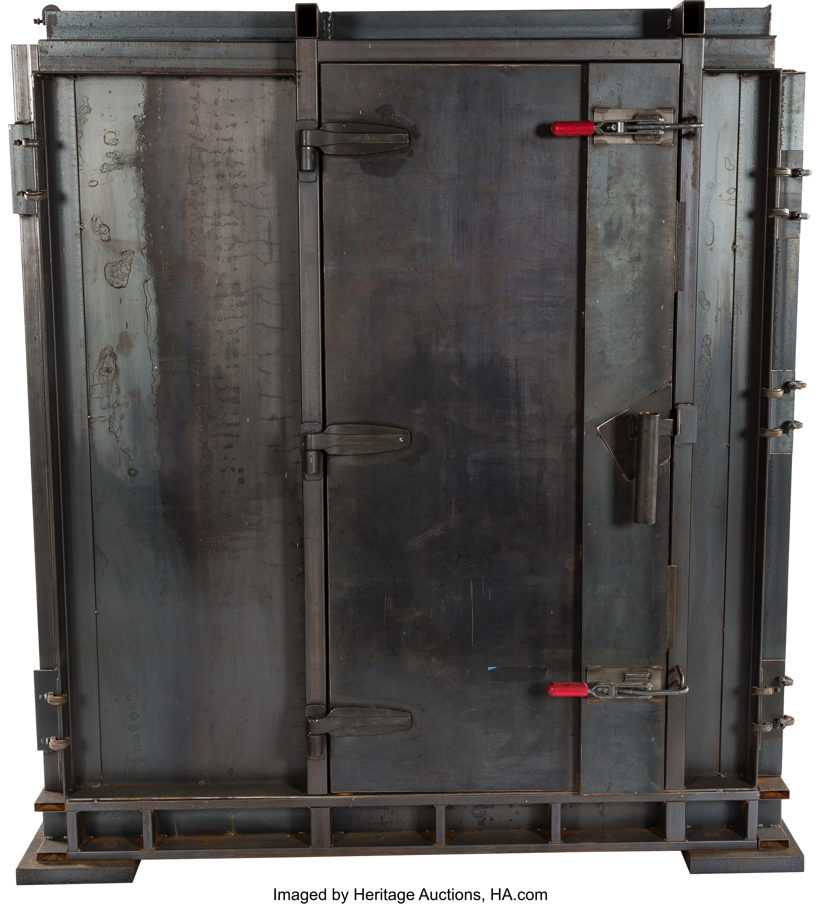 A Large Hot Box From Escape Plan Movie Tv Memorabilia Props Lot 89136 Heritage Auctions