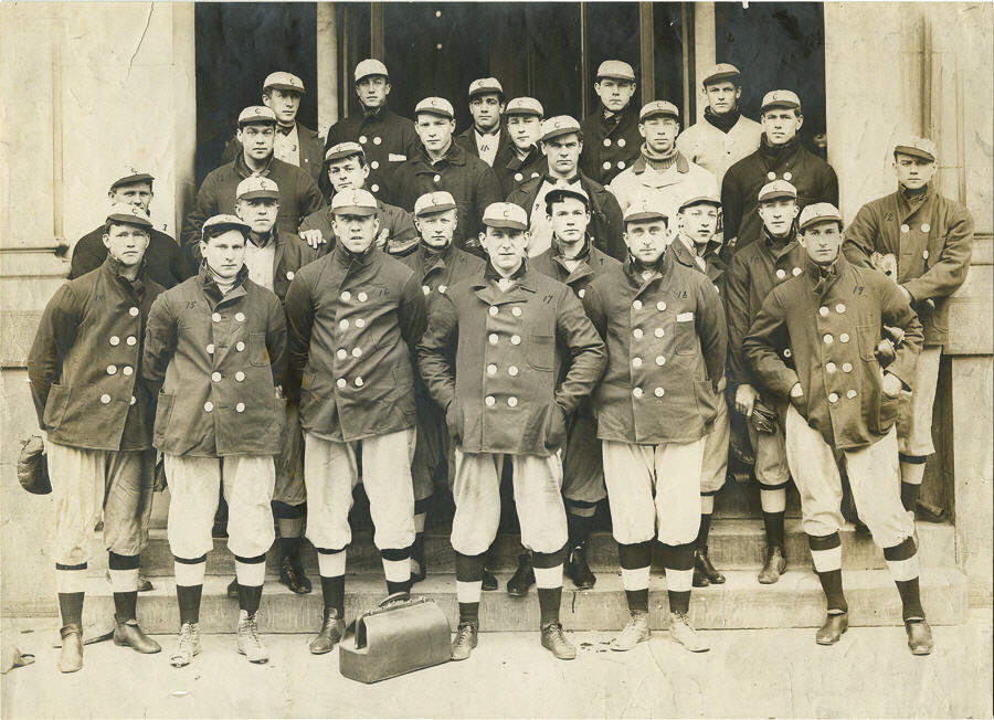 1910 CLEVELAND NAPS TEAM PANORAMIC PHOTOGRAPH