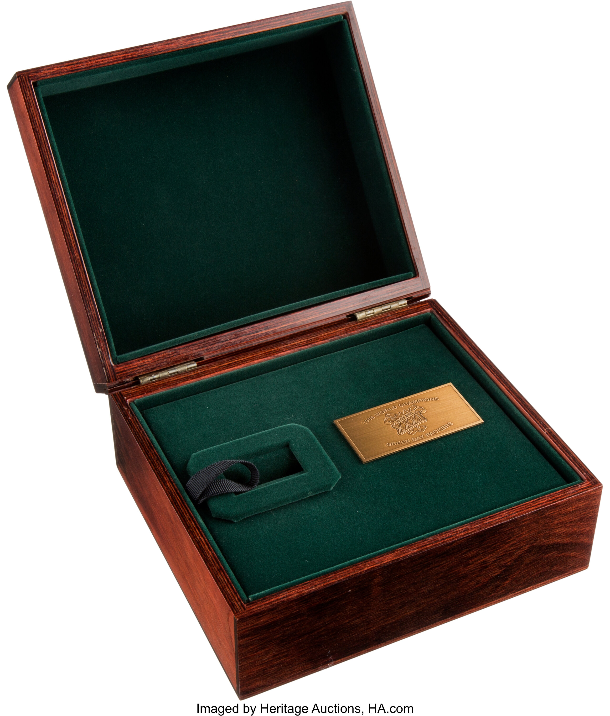 Brett Favre - 1996 Green Bay Packers Super Bowl Ring With Wooden Display  Box