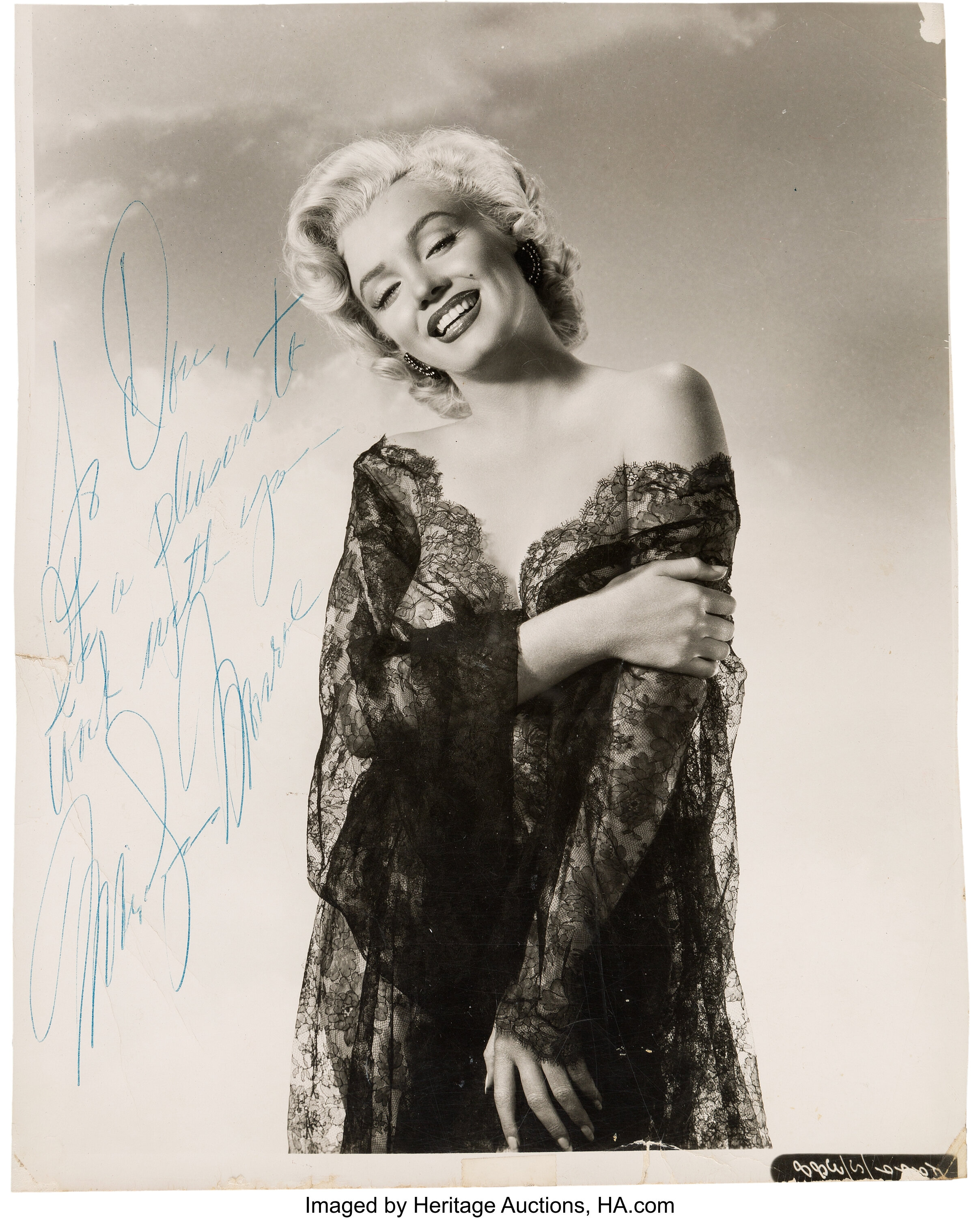 A Marilyn Monroe Signed Black And White Photograph Circa 1953 Lot 89002 Heritage Auctions 4918