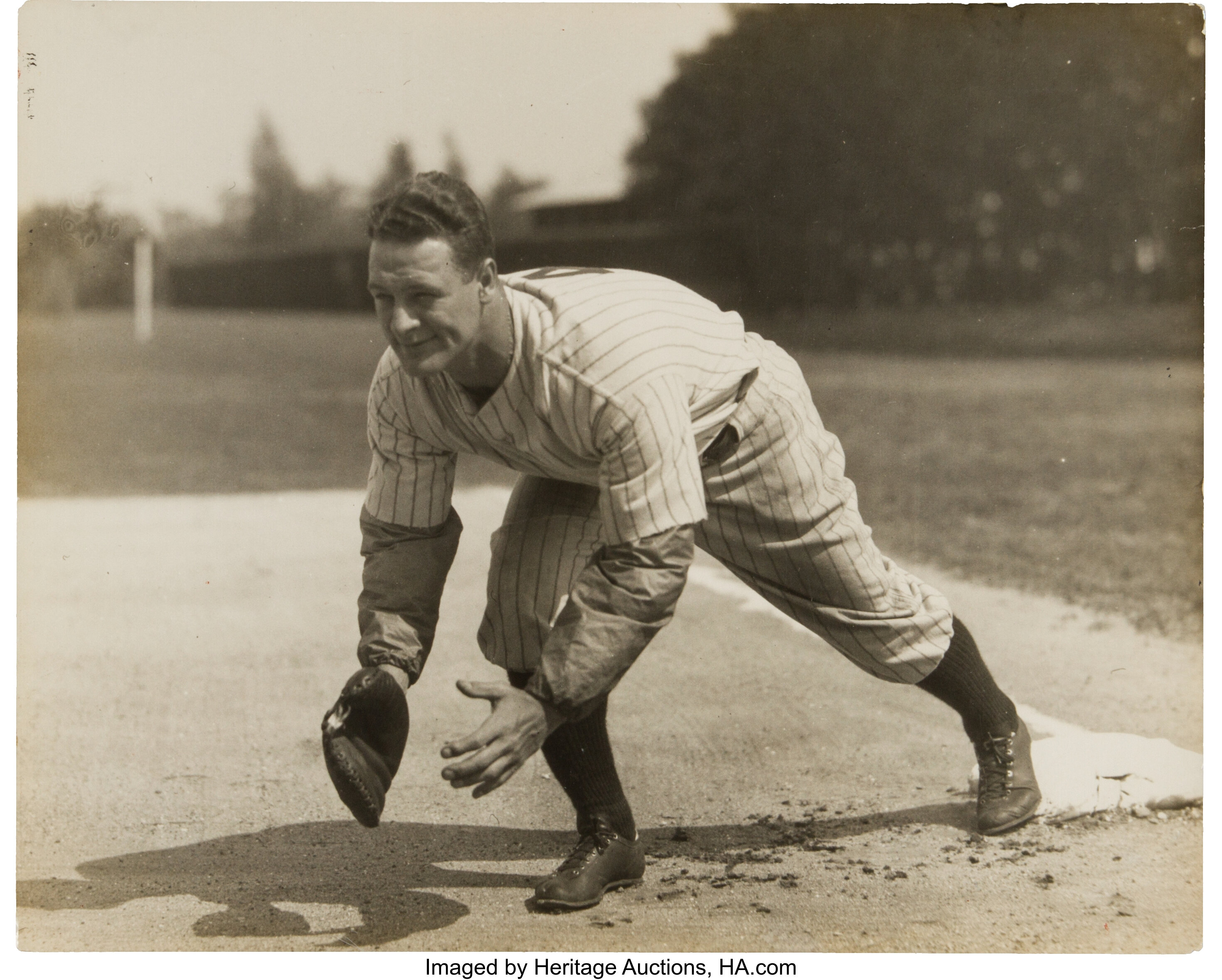 Photofile PFSAAFC00101 Lou Gehrig - In dugout - color Sports Photo - 8 x 10  