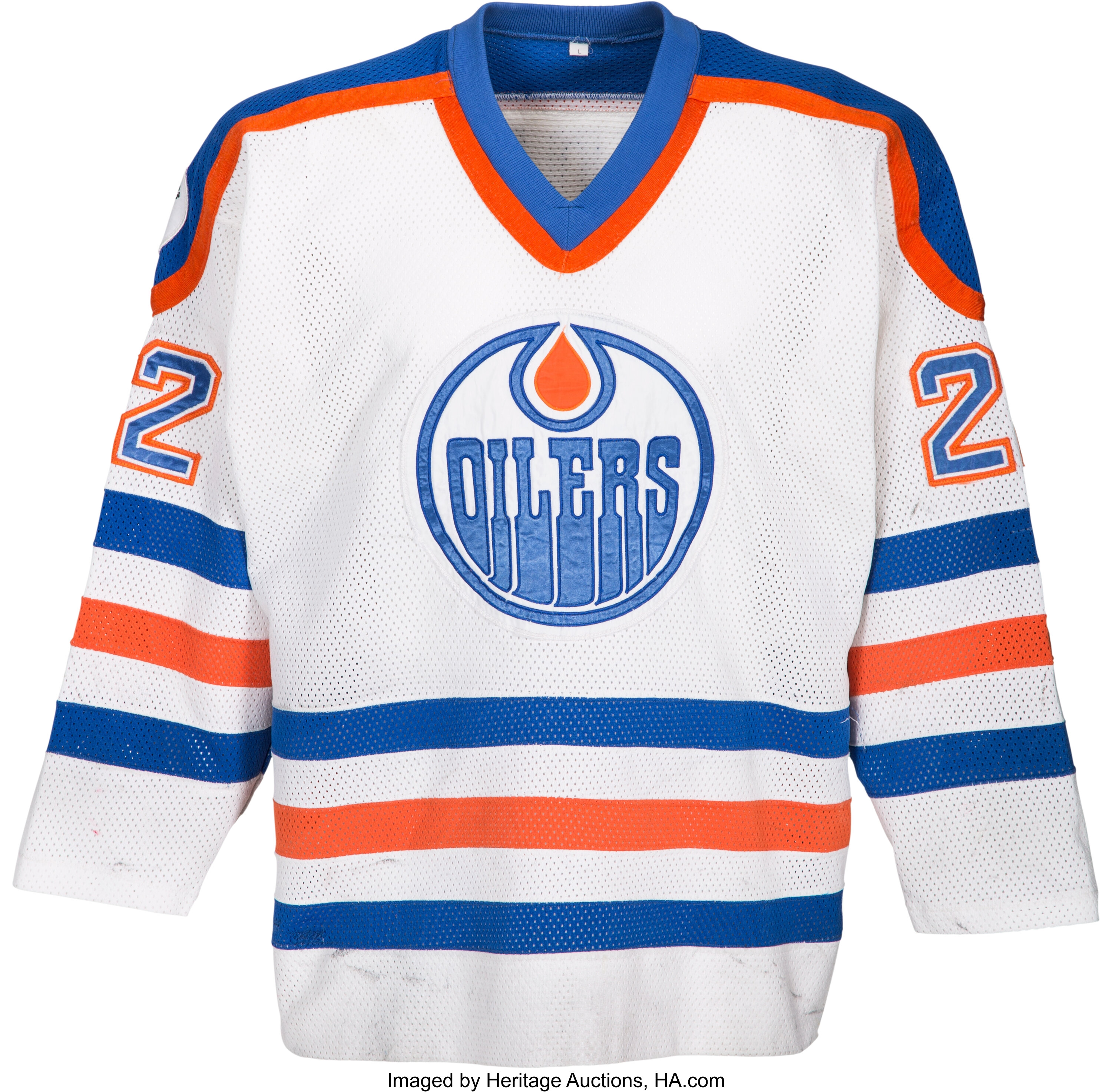 Edmonton Oilers on X: Game-worn jerseys 🤤🤤 We currently have a full set  of #Oilers Reverse Retro uniforms up for auction! These threads were worn  Dec. 15 vs. St. Louis & Dec.