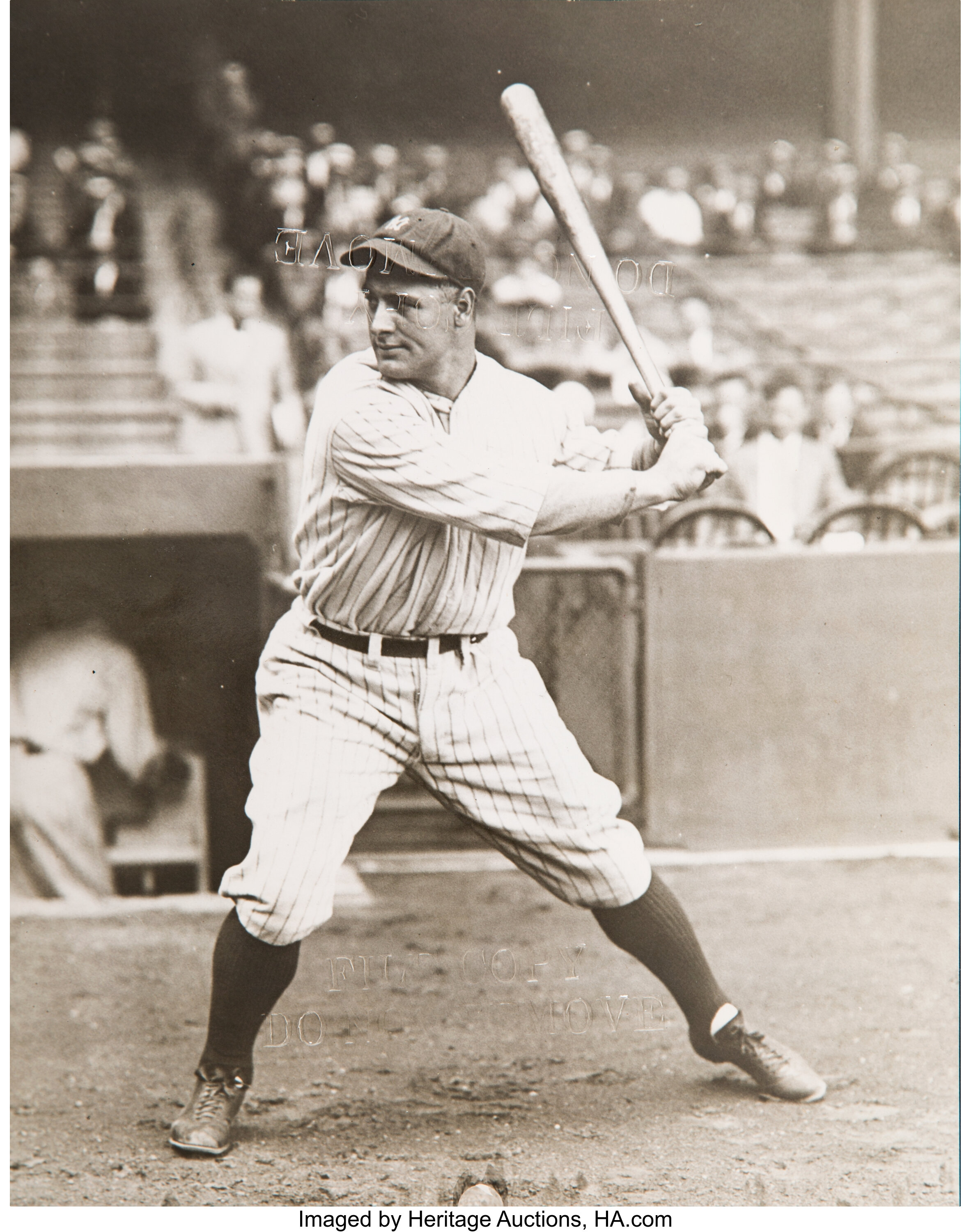 Lot Detail - 1936 LOU GEHRIG N.Y. YANKEES 7x9 ORIGINAL PRESS PHOTOGRAPH -  CLASSIC FULL ROAD UNIFORM PORTRAIT! (PSA/DNA TYPE I)