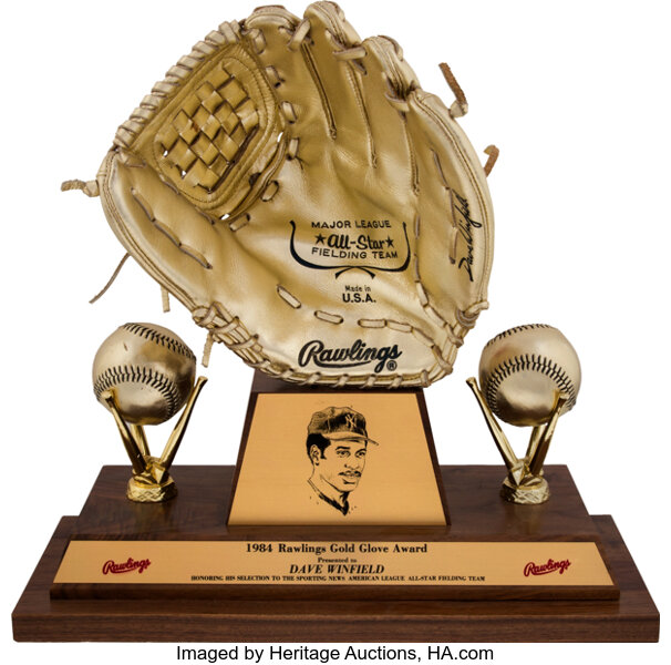 1984 Dave Winfield Gold Glove Award. Baseball Collectibles, Lot #80056