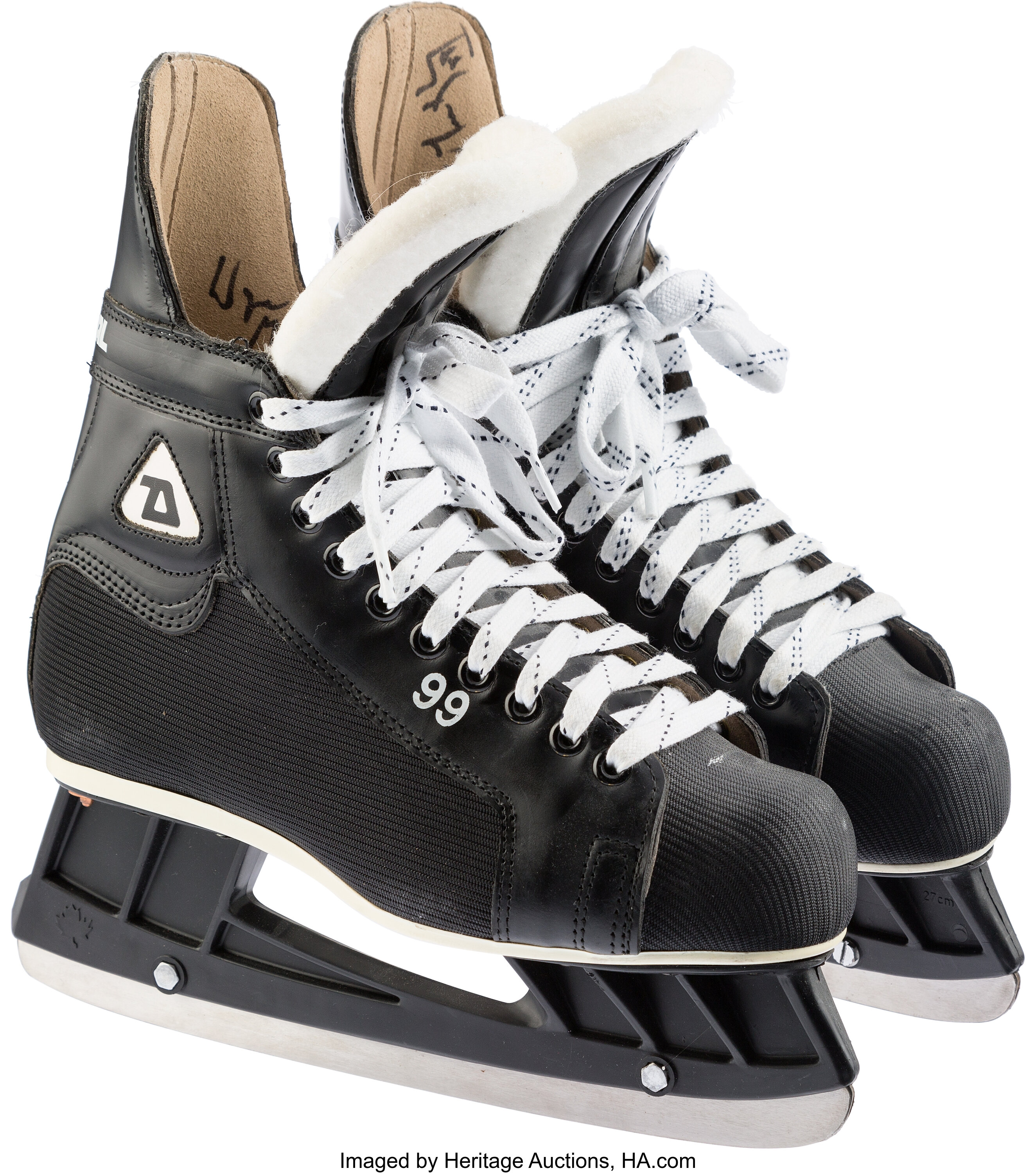 Sold at Auction: Wayne Gretzky Daoust Skates Size 9 Adult