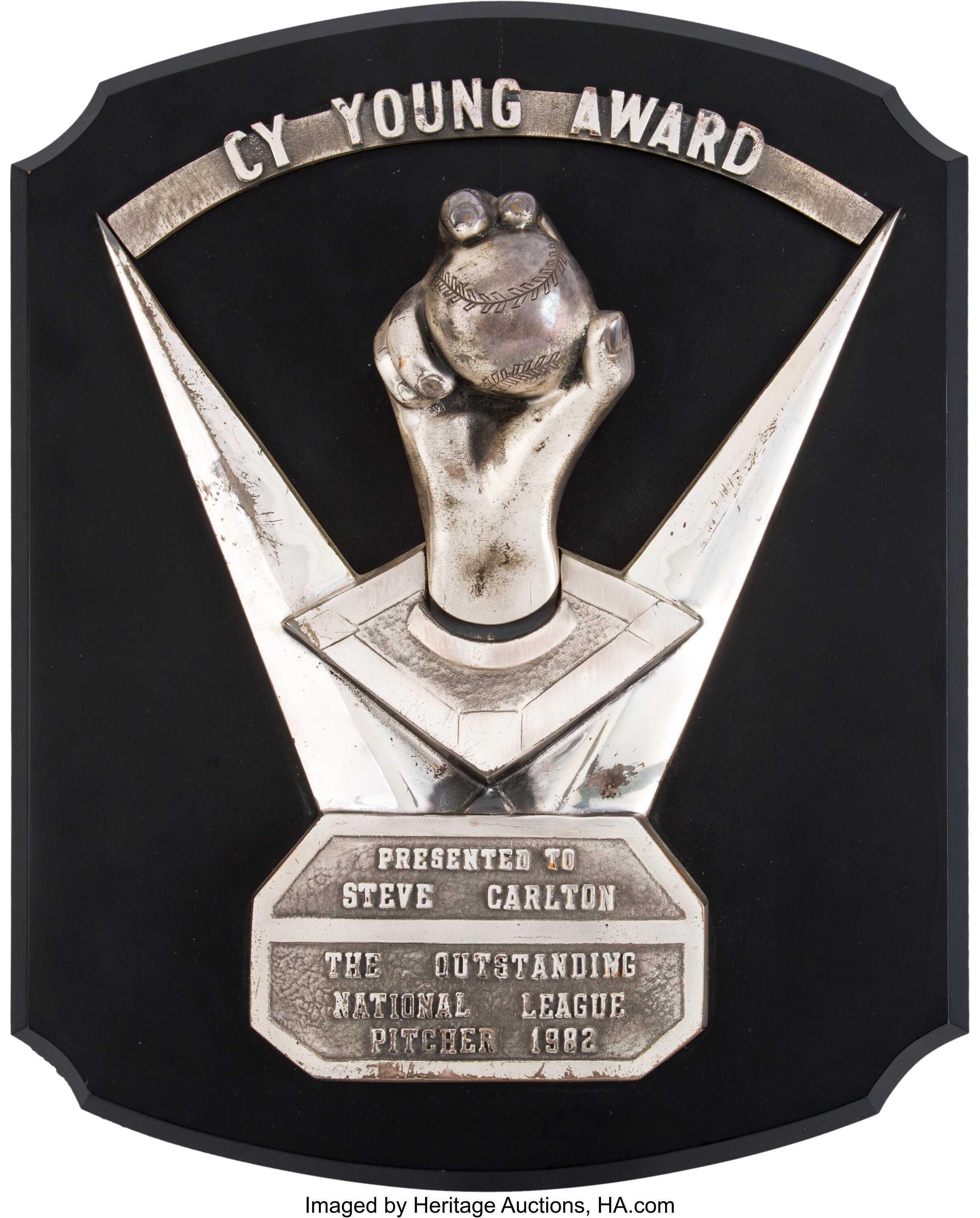 1982 National League Cy Young Award Presented to Steve Carlton