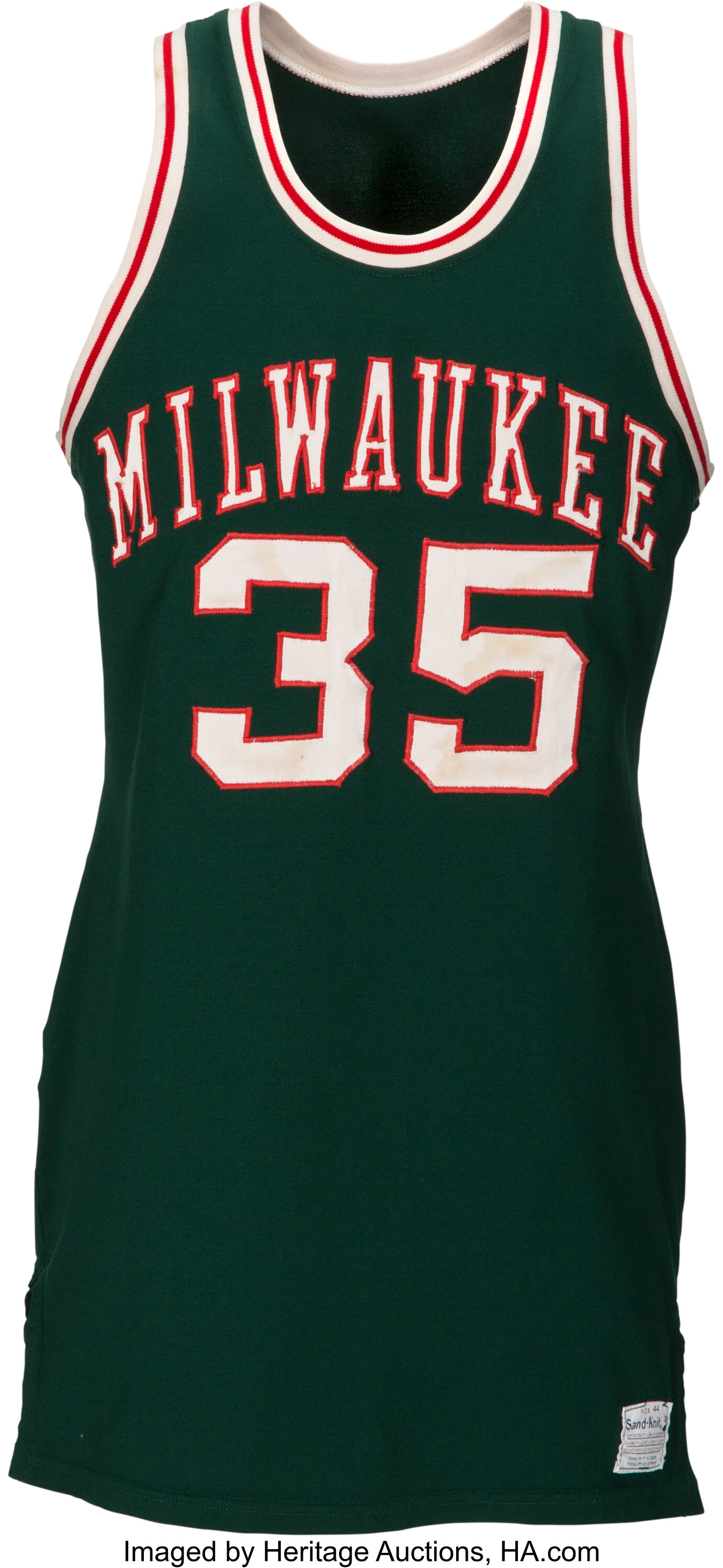 Alcindor's rookie jersey paying off for former Bucks' equipment manager