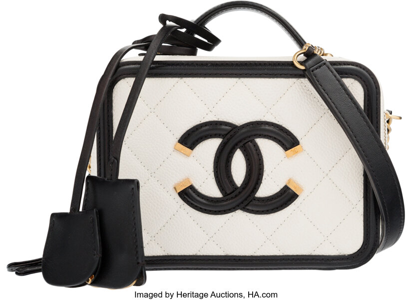 Chanel White Quilted Leather CC Filigree Chain Around Vanity Case Bag Chanel