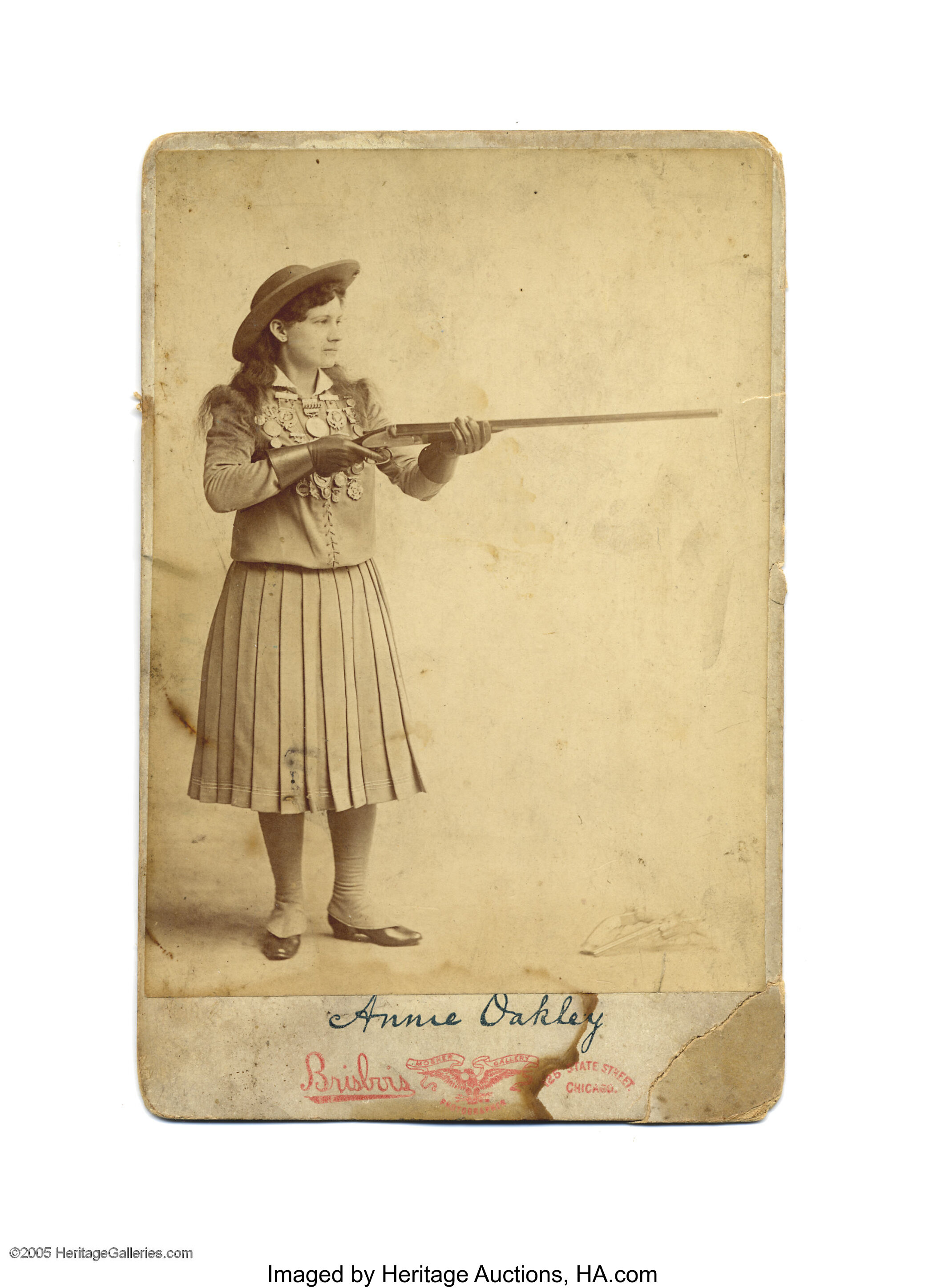Annie Oakley Original Cabinet Card By Brisbois A Famous Pose Of Lot Heritage Auctions