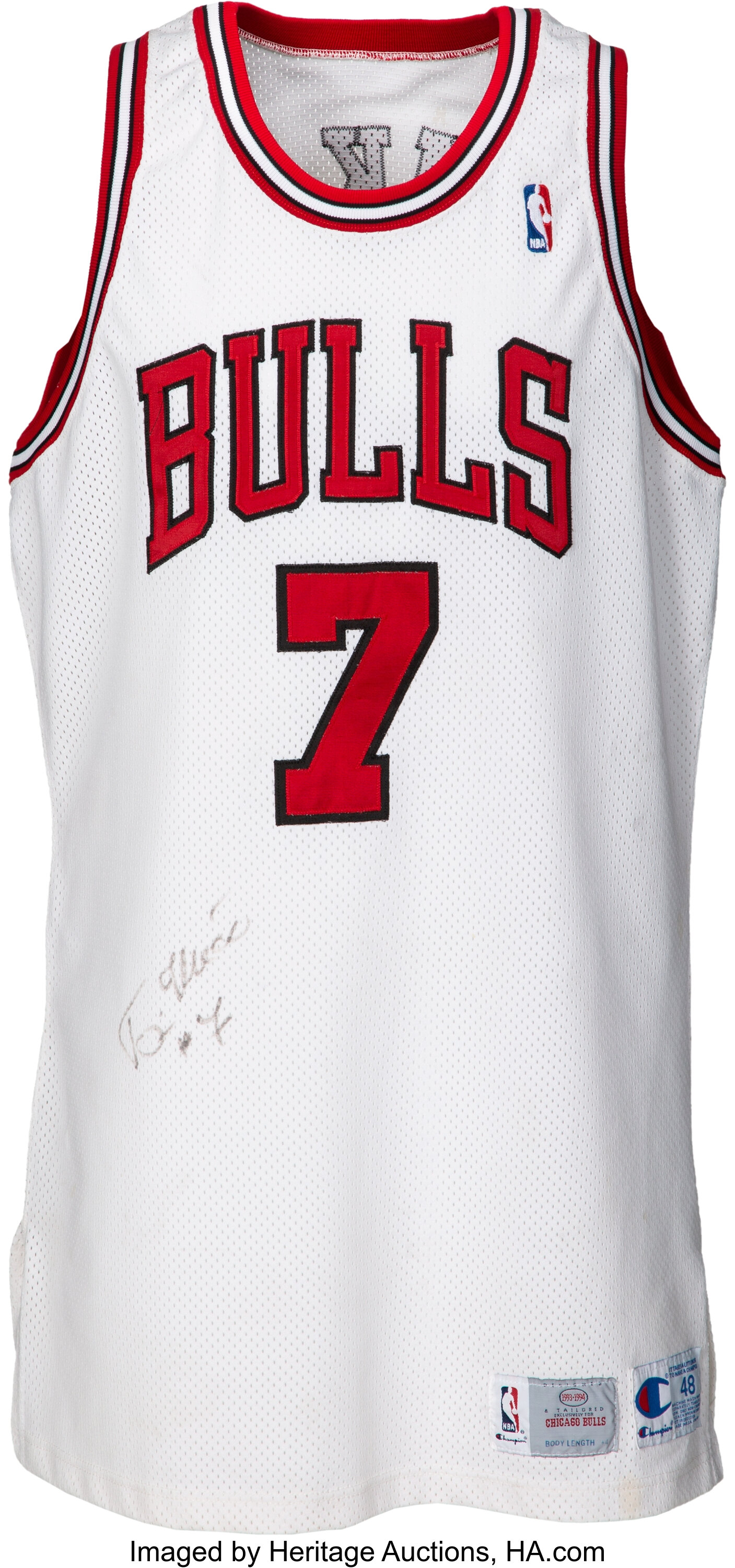 Chicago Bulls Toni Kukoc Autographed Red Jersey 3x NBA Champ JSA Stock  #215747