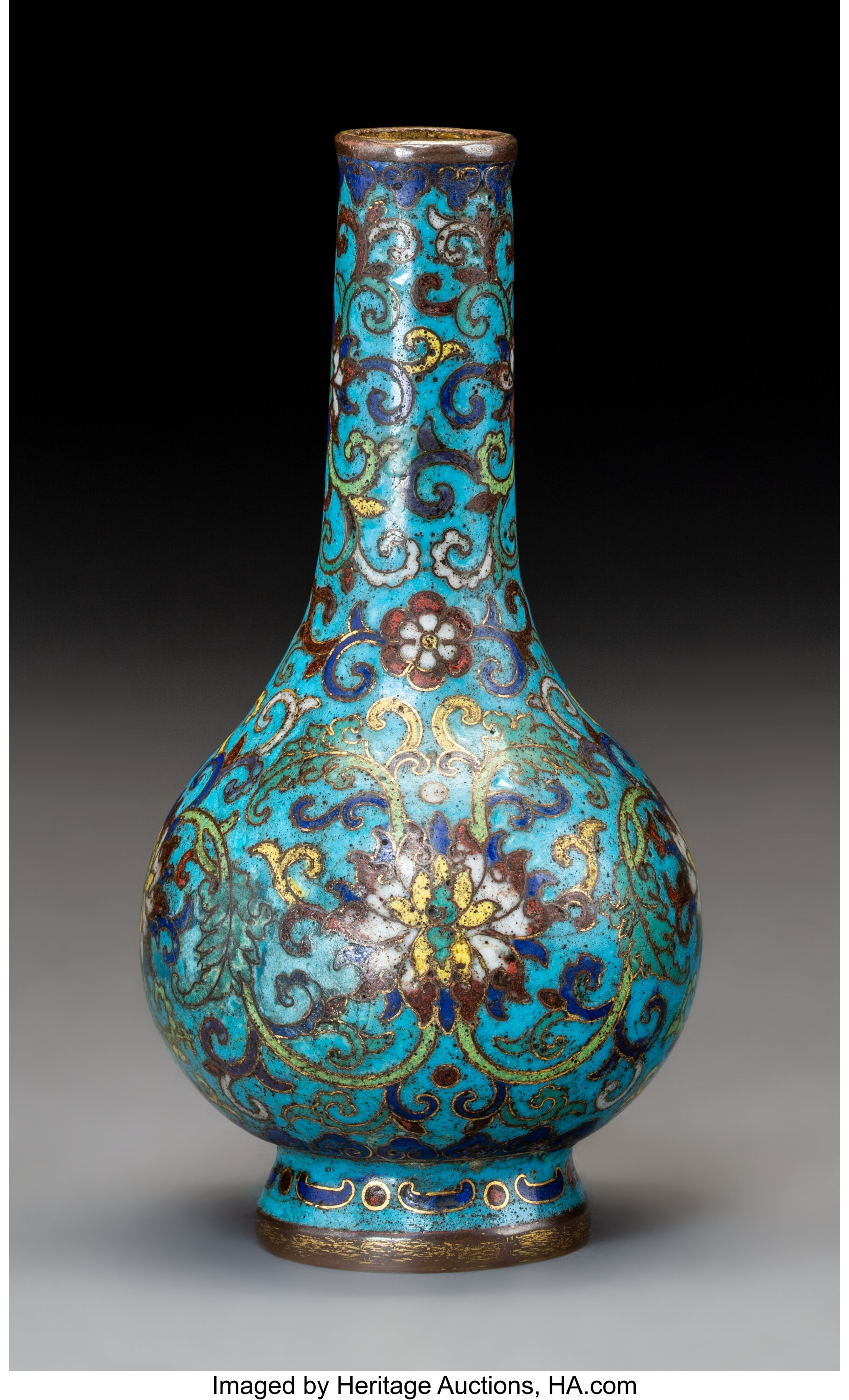 Botanik Korrespondance ciffer A Chinese Cloisonné Enameled Stick Neck Vase, Qing Dynasty. Marks: | Lot  #78653 | Heritage Auctions