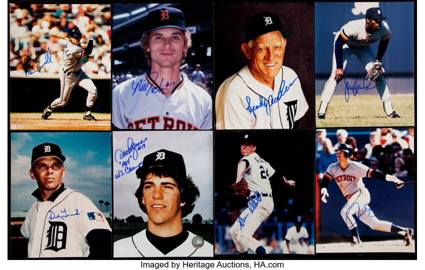 521: 1984 DETROIT TIGERS - Team Photo Signed By 35 : Lot 521