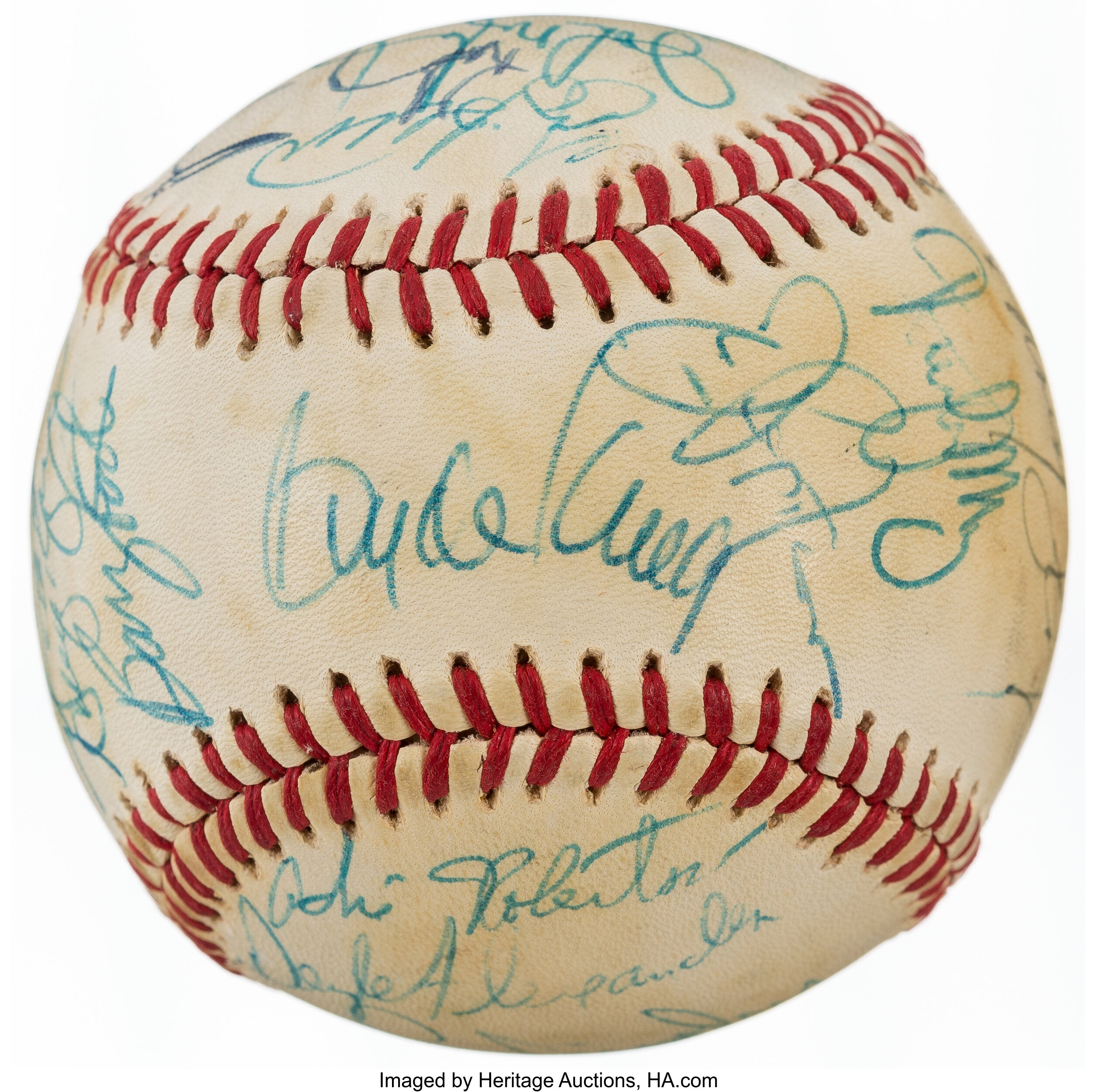 Hake's - 1982 NEW YORK YANKEES TEAM-SIGNED BASEBALL.