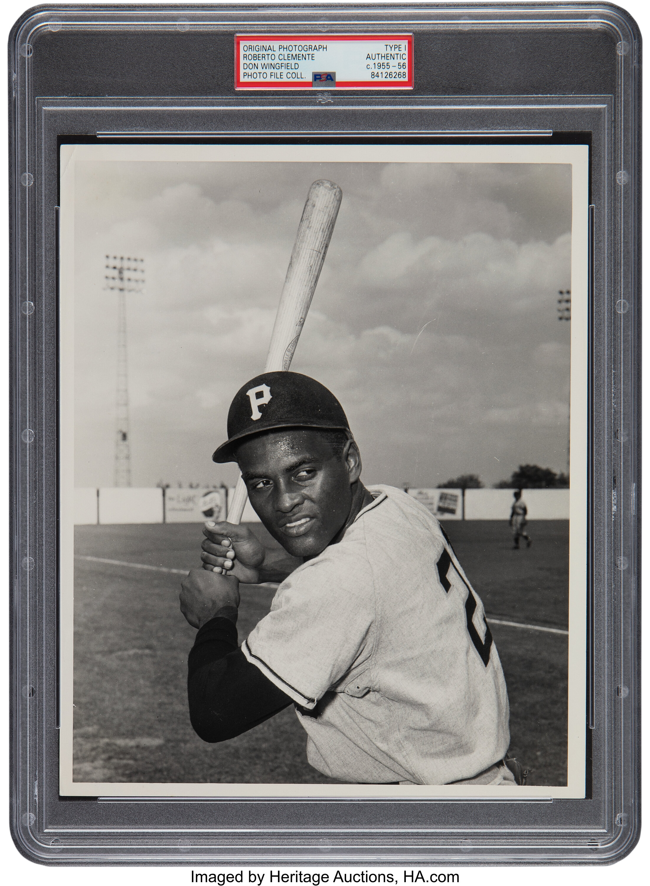 Roberto Clemente Photograph by Retro Images Archive - Fine Art America