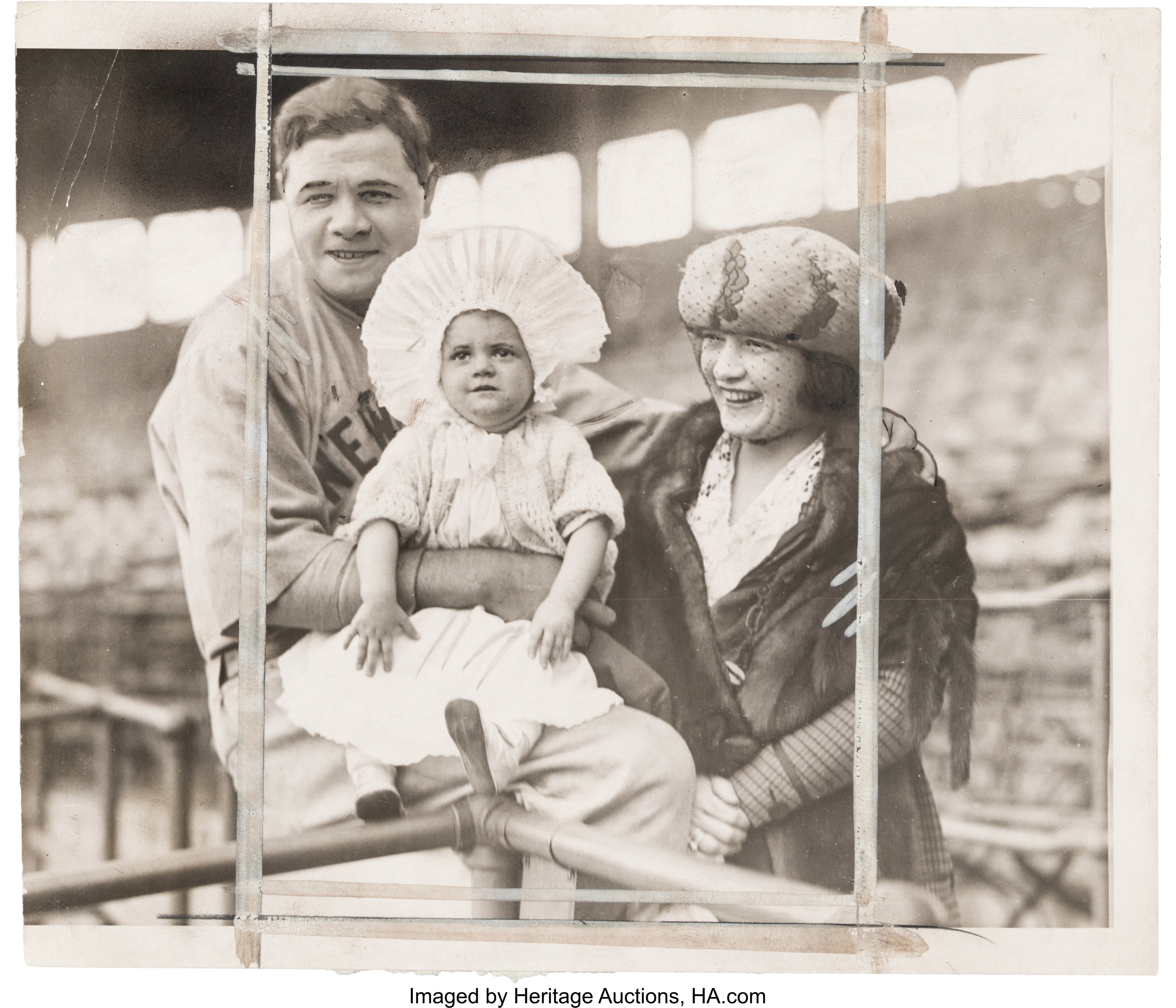 1922 Babe Ruth with Wife and Daughter Original News Photograph
