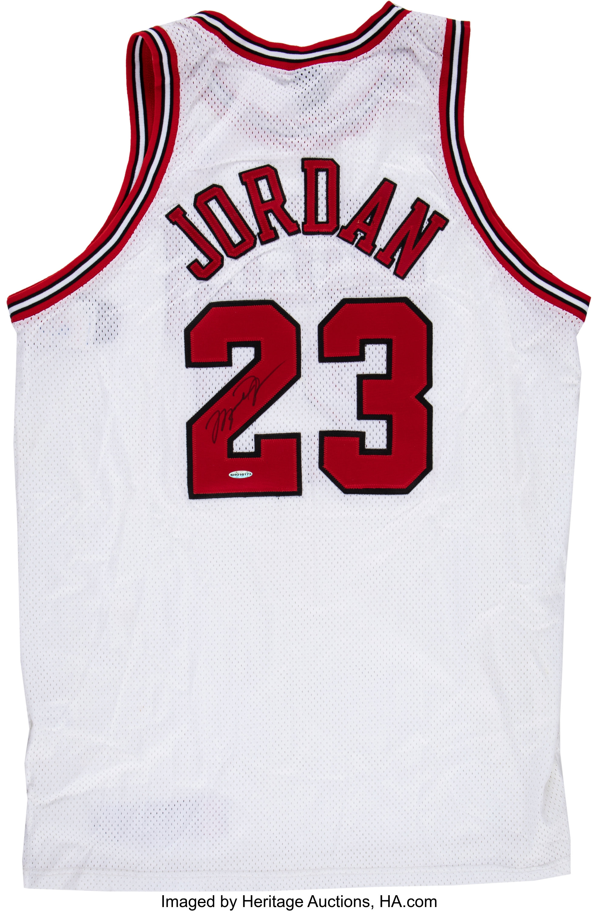 Michael Jordan Autographed Chicago Bulls (Black #23 Nike) Deluxe