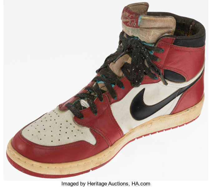 Michael Jordan's first-ever Air Jordan sneakers sell for $560,000 at  auction, Michael Jordan