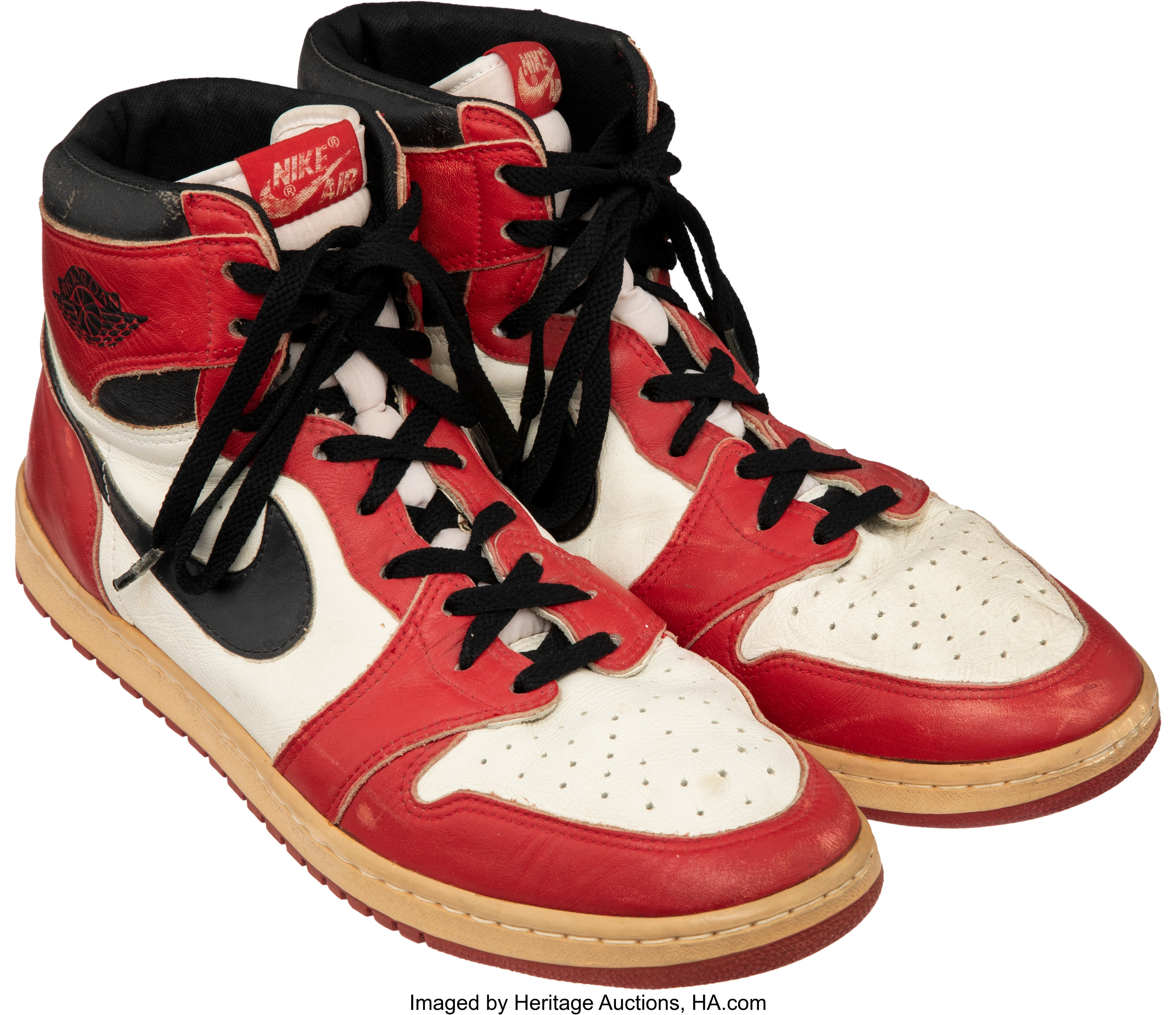 Game-worn Jordan shoes from Bulls' 72-10 season up for auction