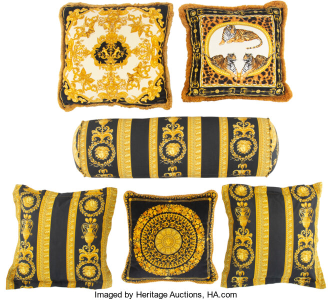 Pillow with filling 40x40cm 100% cotton Versace 19v69 abbigliamento  sportivo srl in gold