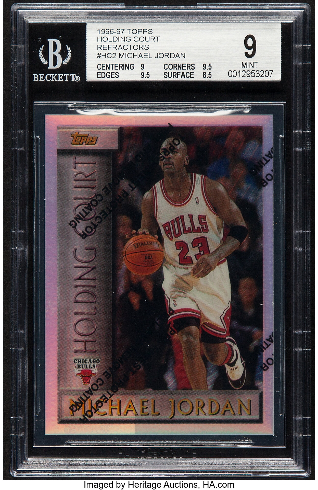 1996 Topps Holding Court Michael Jordan (Refractor with Coating