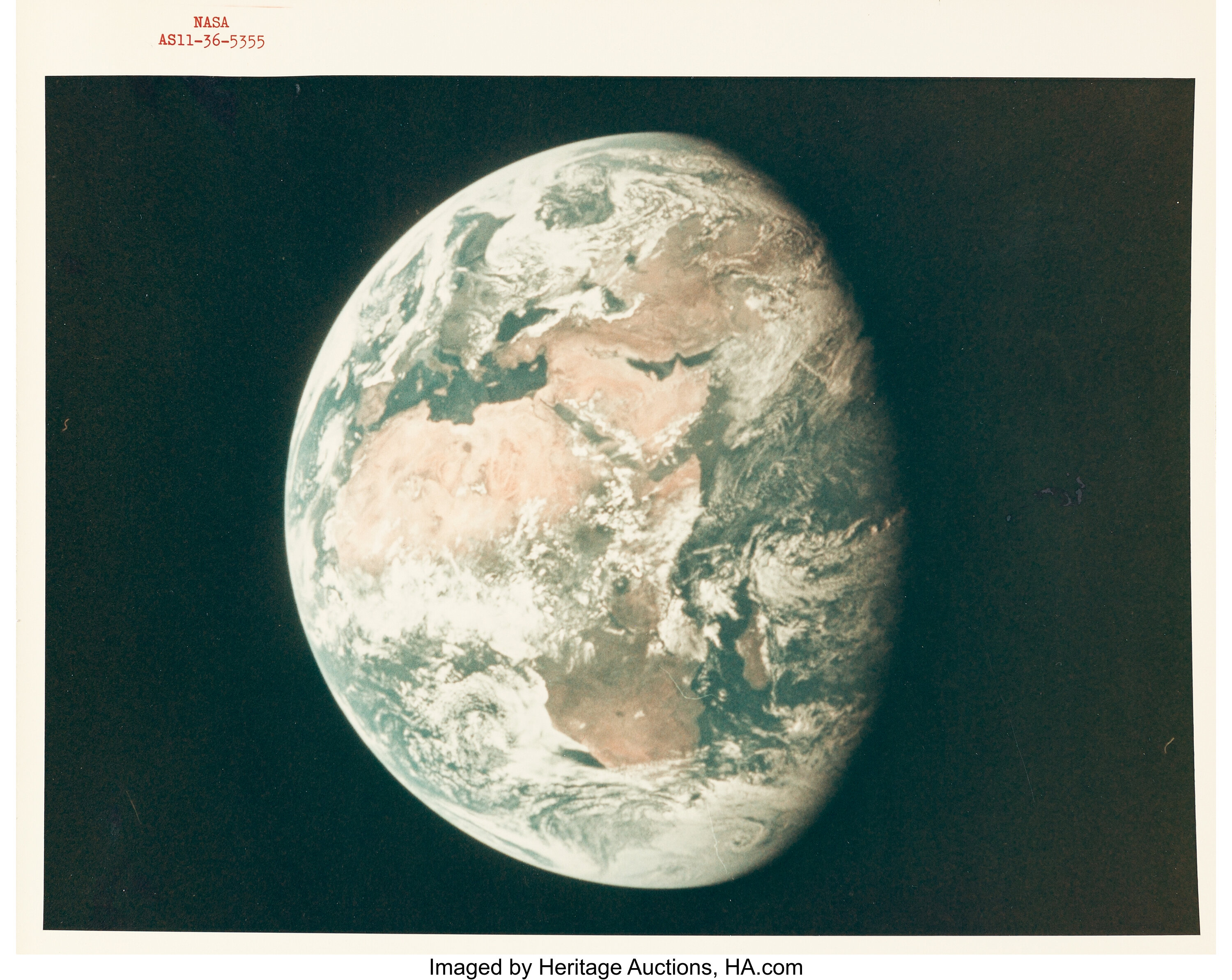Старая земля читать. Снимок земли НАСА 1972 года. Первый снимок земли Титова. Первый снимок земли 1946. Первые снимки земли из космоса.