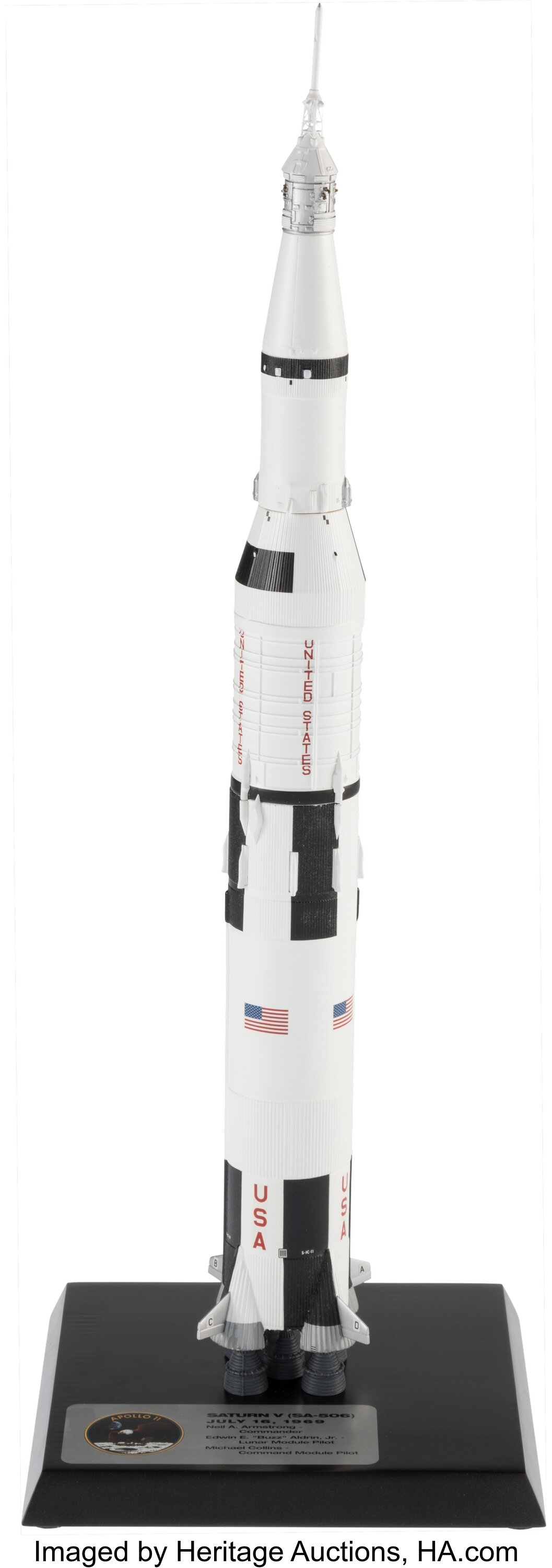 Saturn V 1:250 Scale Limited Edition Model by Danbury Mint. ... | Lot ...