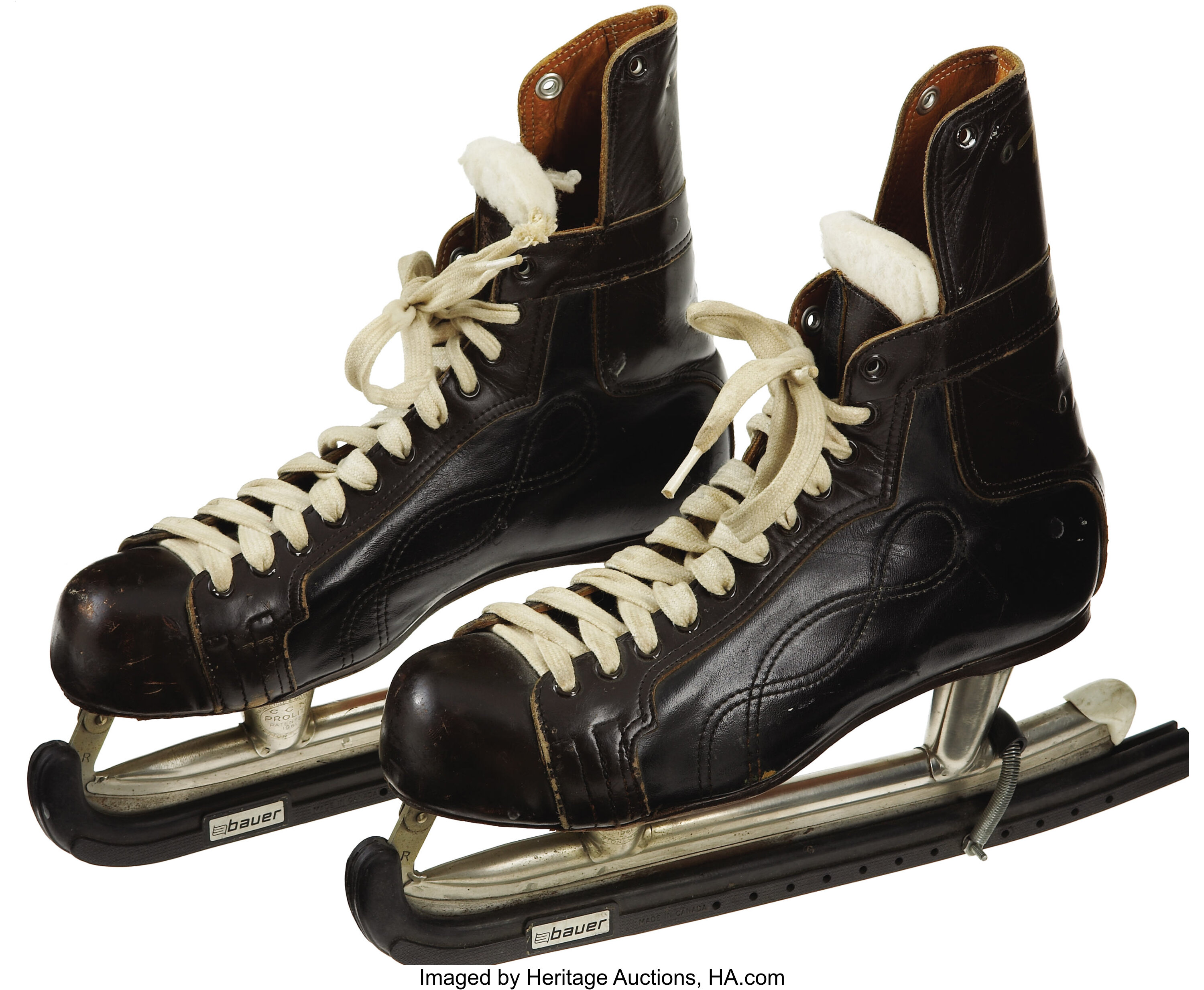 Gordie Howe Personal Effects Auction to Raise Money for Late