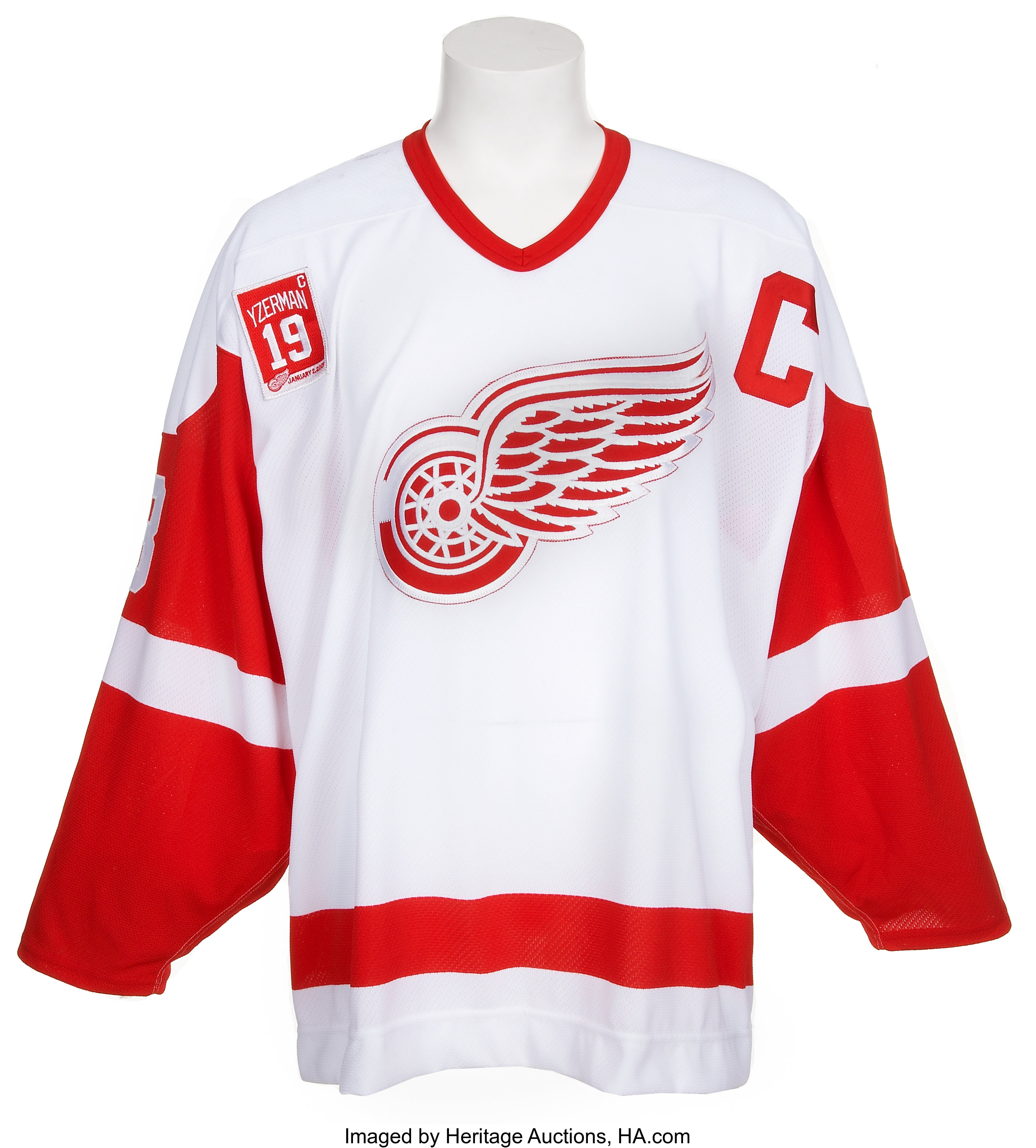 STEVE YZERMAN Signed Detroit Red Wings Red CCM Jersey - NHL Auctions