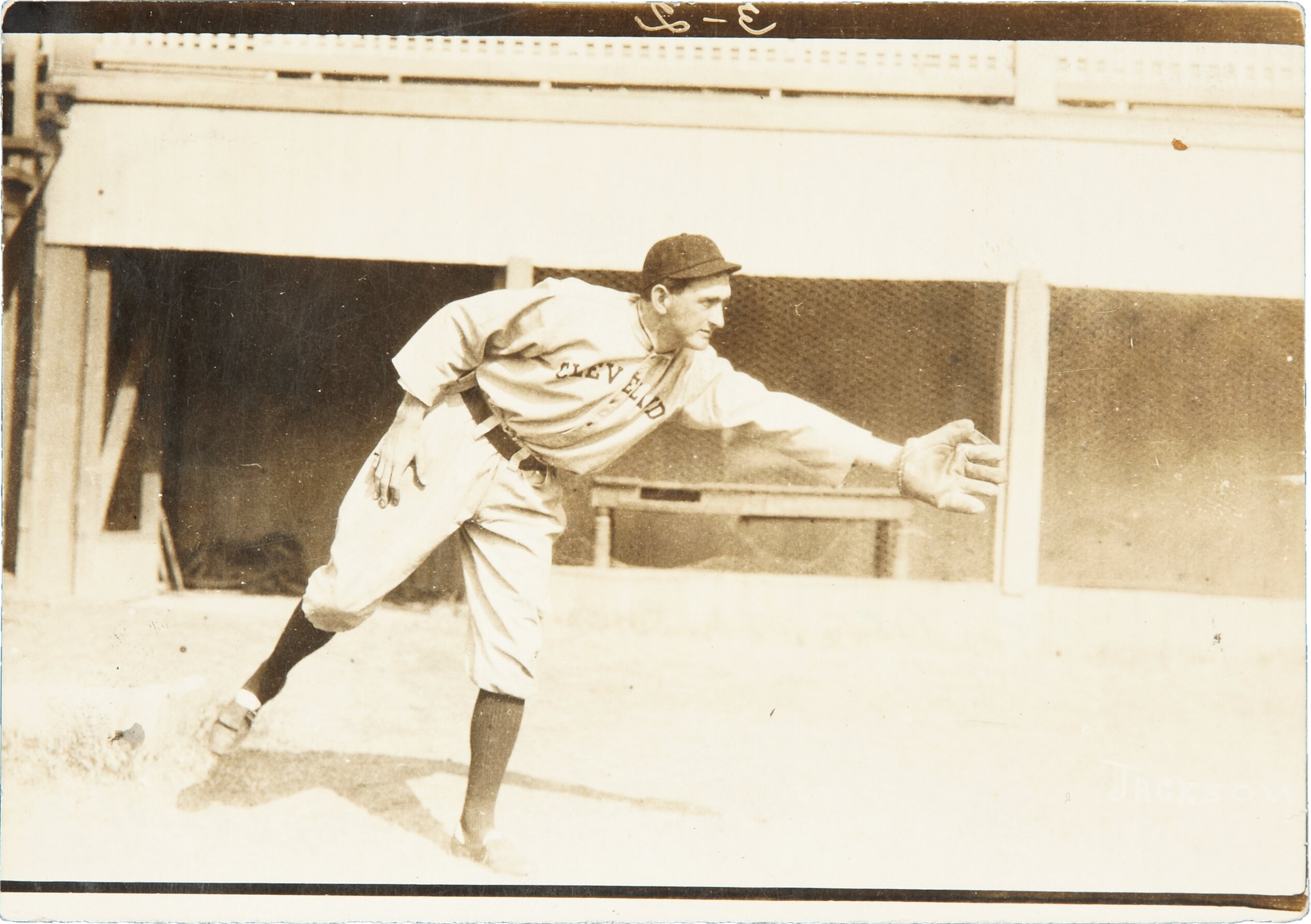 Chicago White Sox - Shoeless Joe Jackson MLB Fielding Photo - 8 x