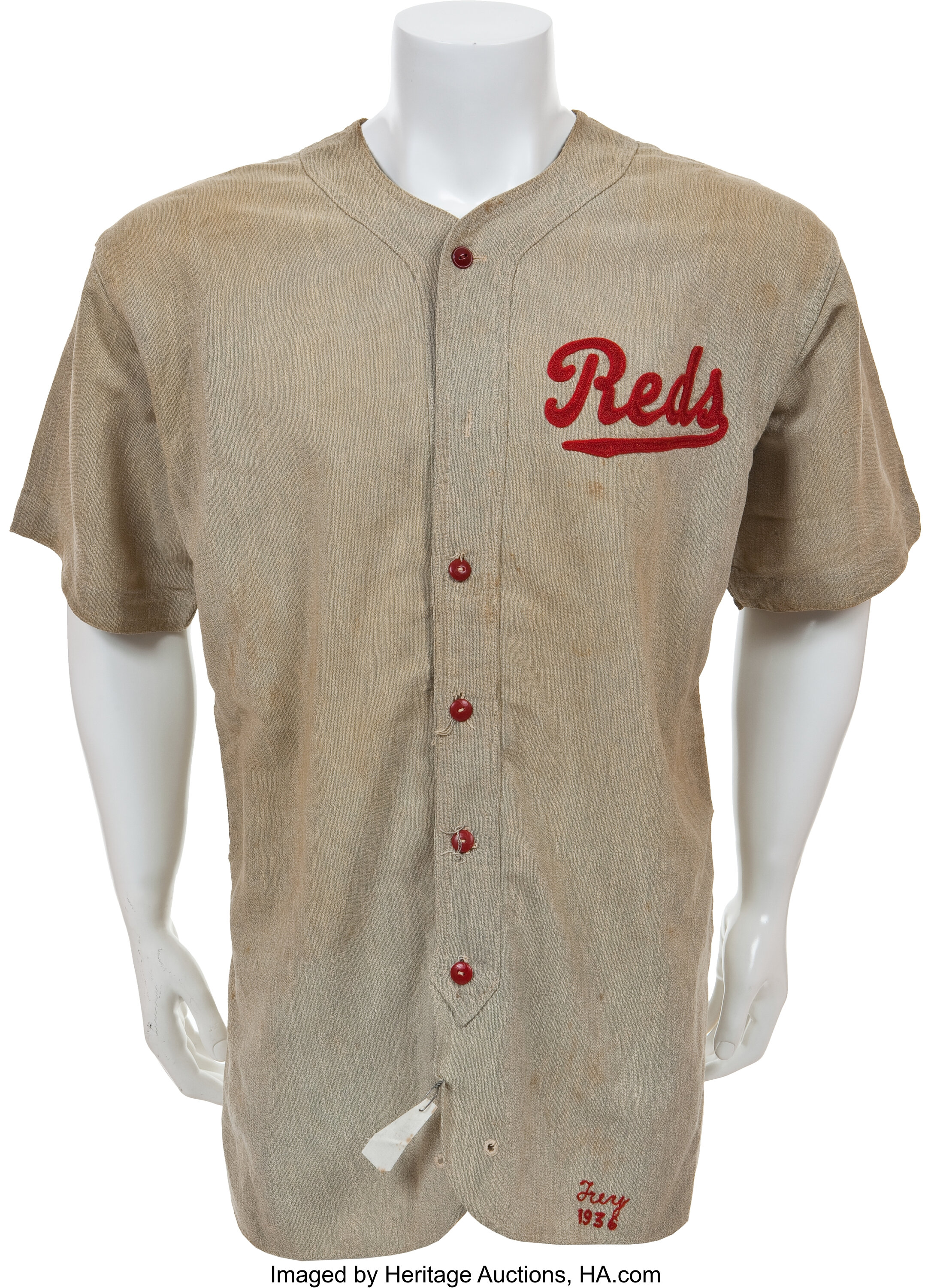 Cincinnati Reds wear 1936 throwback uniforms