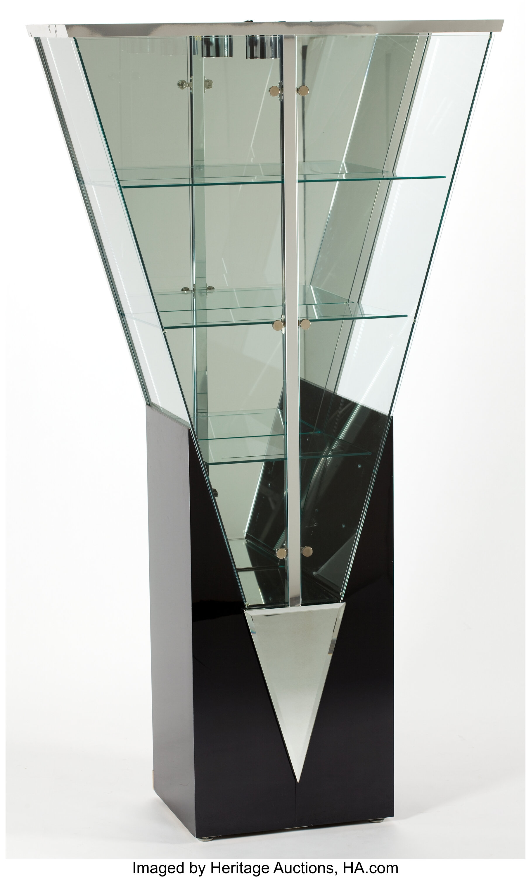 Afwijzen Spoedig Voorzitter A CONTEMPORARY LIGHTED, MIRROR, PLASTIC AND GLASS VITRINE . 20th | Lot  #86380 | Heritage Auctions