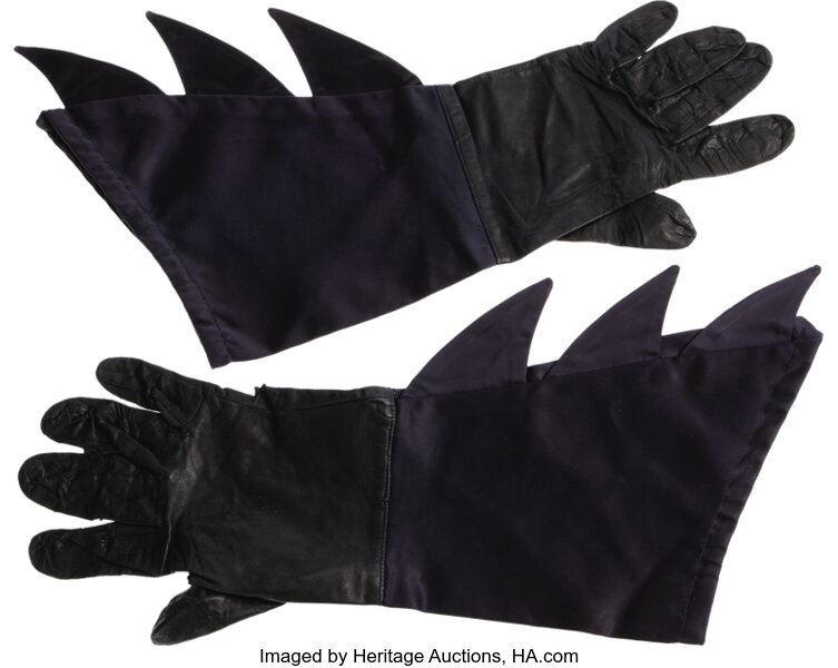 Batman best sale begins gloves