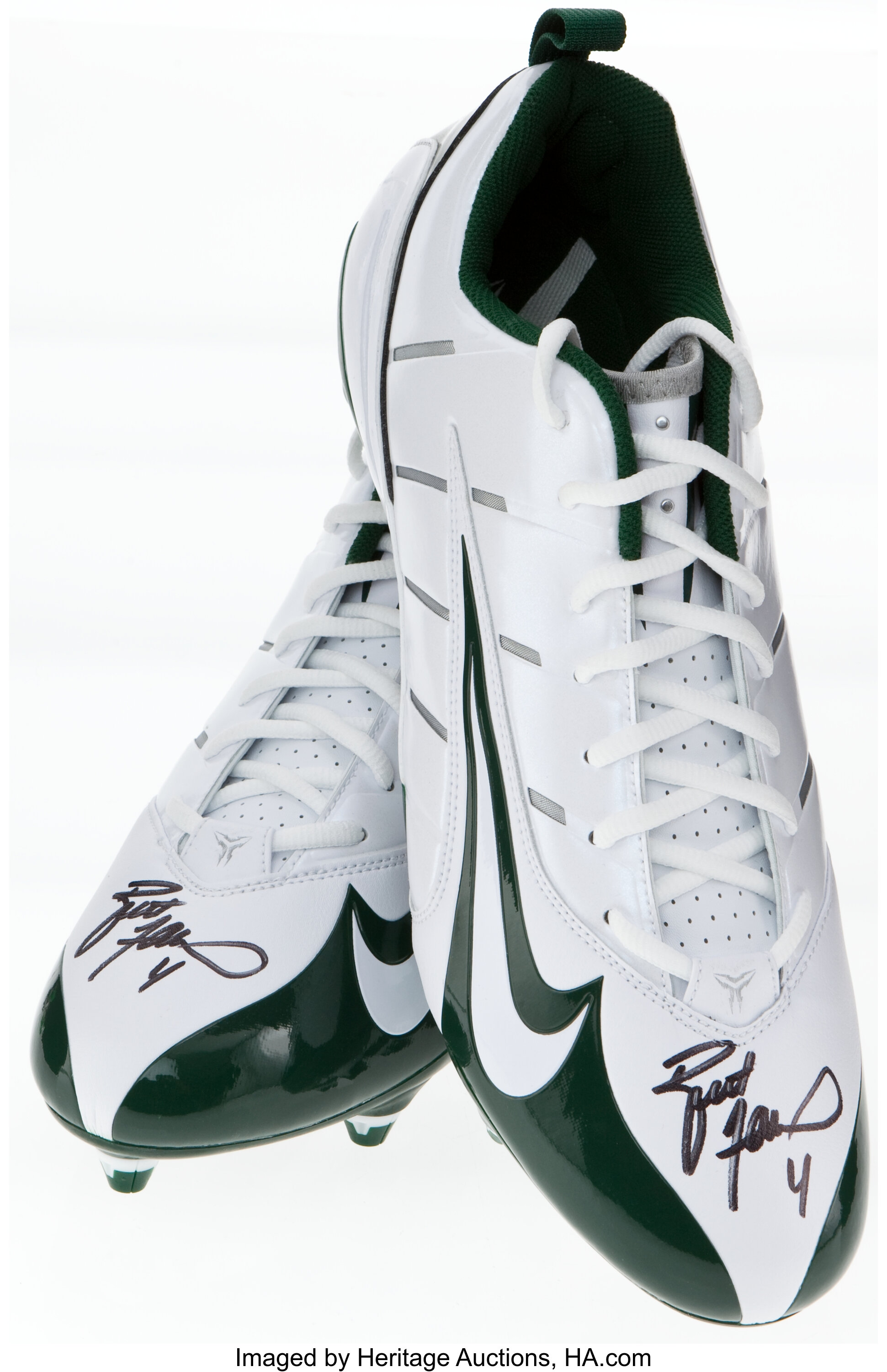 Brett Favre Autographed Nike Football Cleats - BAS COA