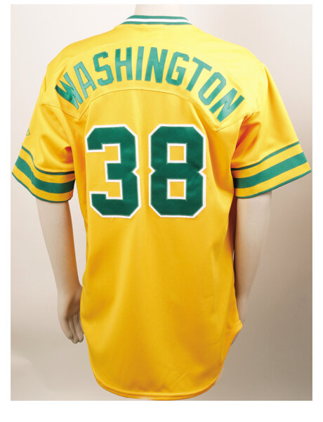 A's, Cubs to sport throwback jerseys for '80s retro night