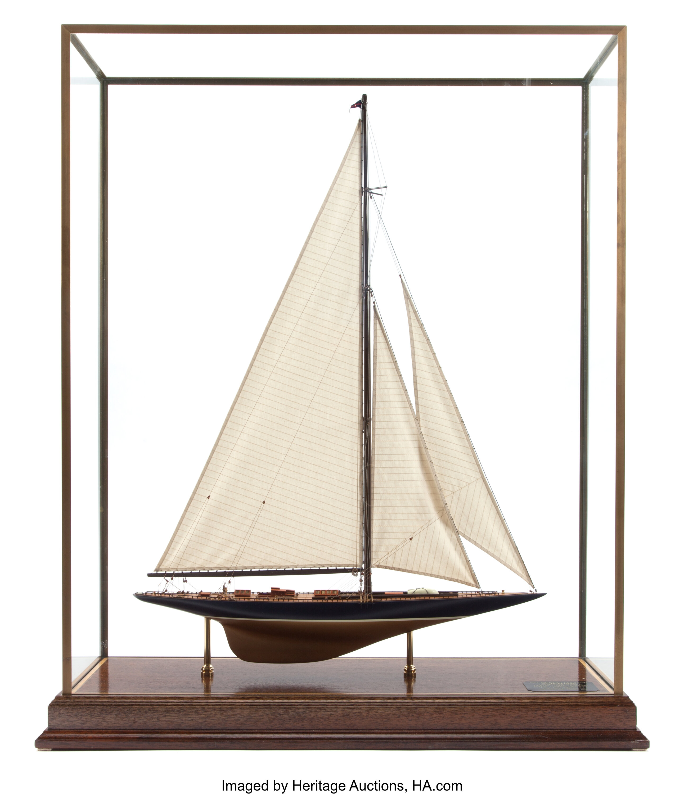 Endeavour Painted Sailing Boat Model 19.6 America Cup 