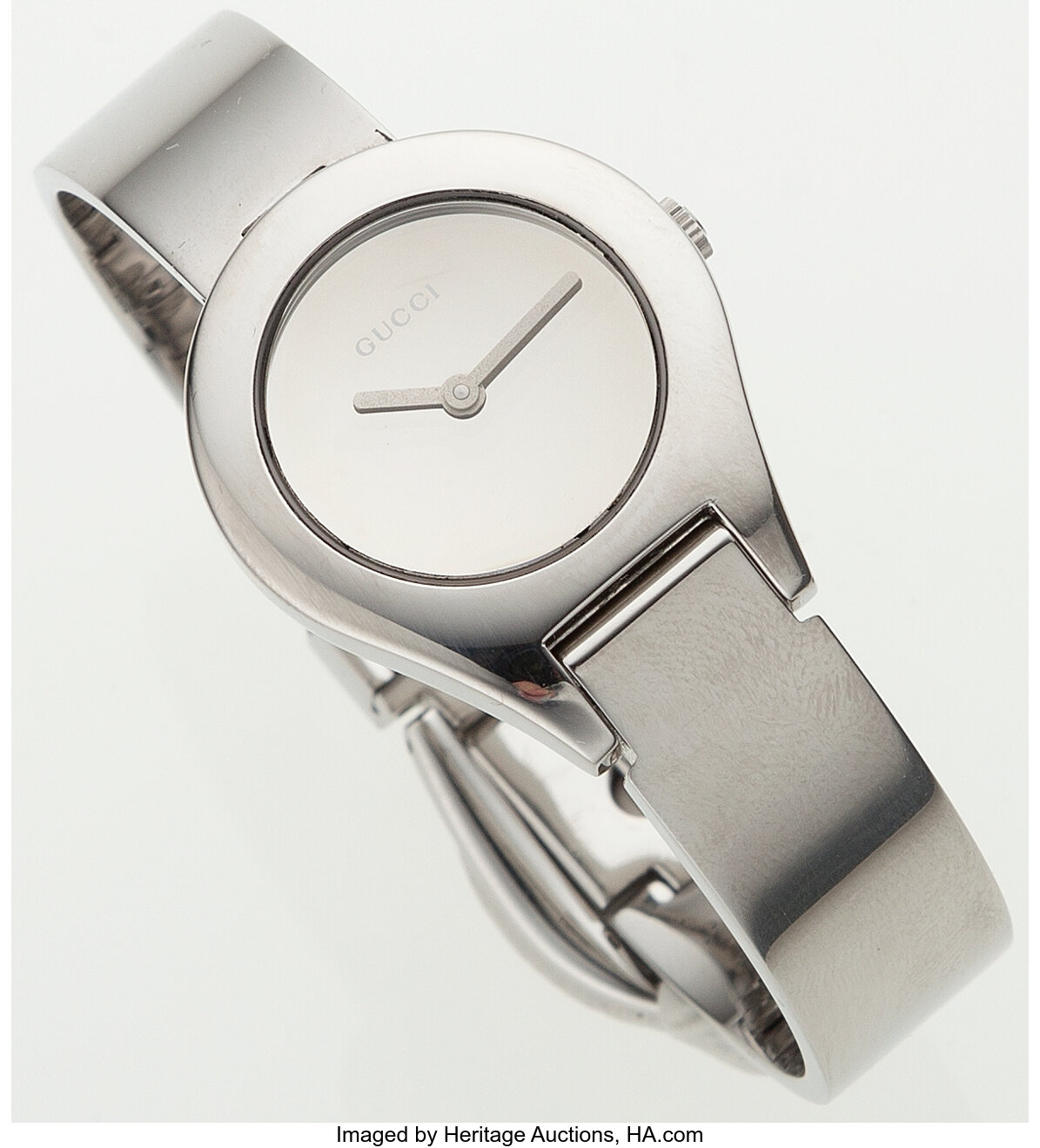 Gucci Stainless Steel 6700L Watch with Buckle Clasp. Luxury