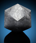 Meteorites:Irons, Muonionalusta Meteorite Octahedral Cube. Muonionalusta - Iron fine
octahedrite - (IVA). Northern Sweden - (67° 48'N, 2...